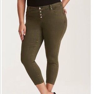 Torrid Ultra Skinny Olive Cropped Jean EUC Sz 12